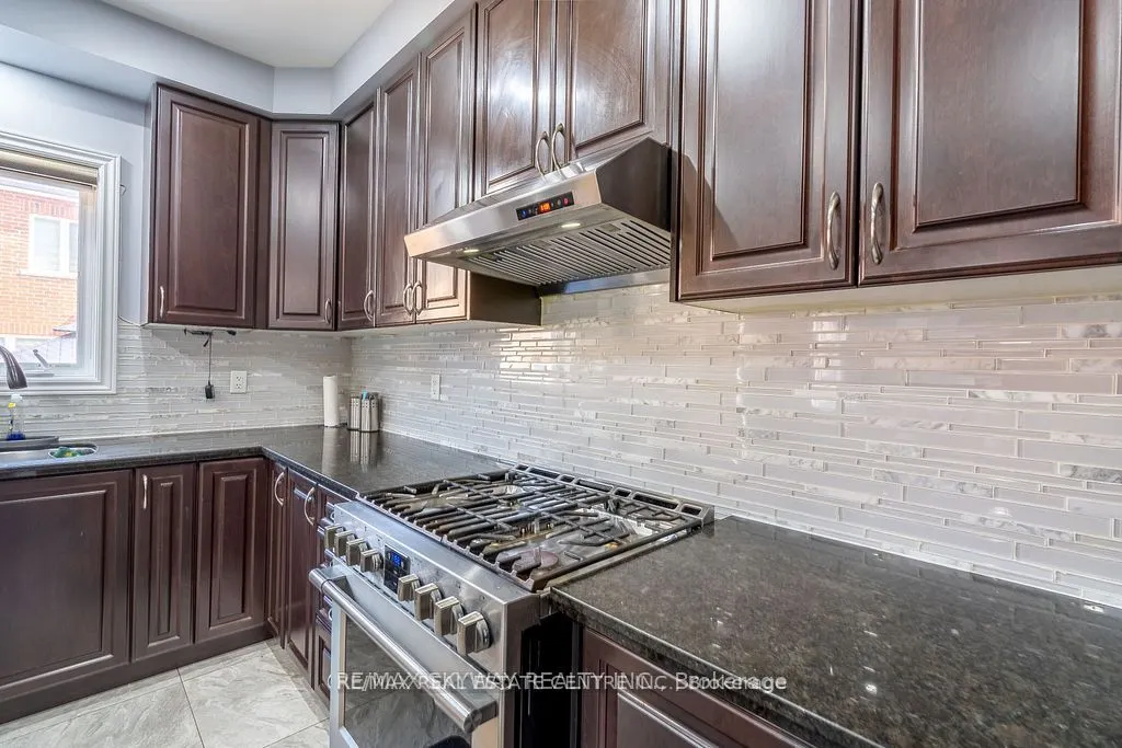 25 Hammerhead Road