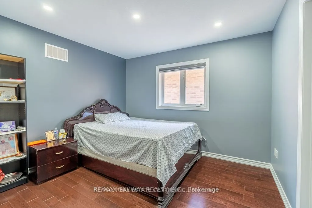 25 Hammerhead Road