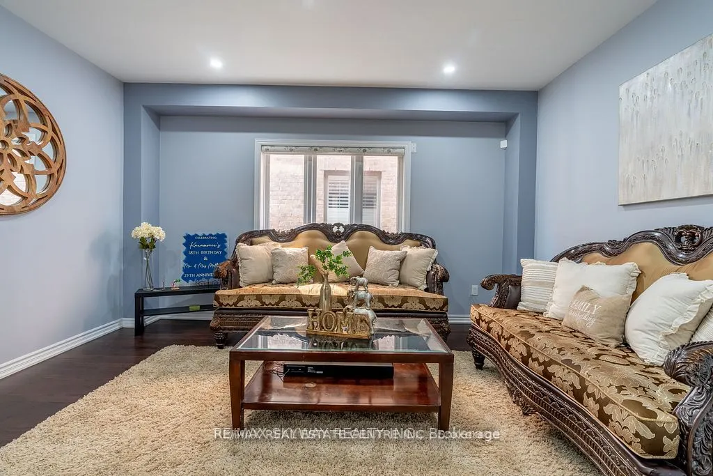 25 Hammerhead Road