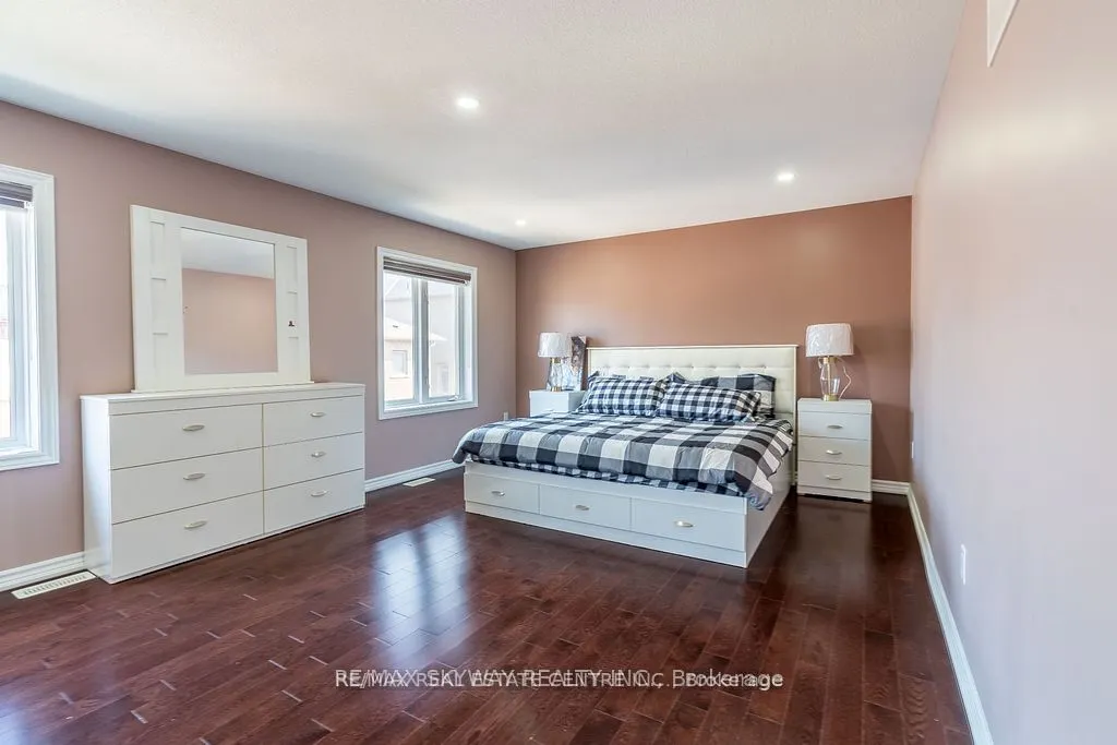 25 Hammerhead Road