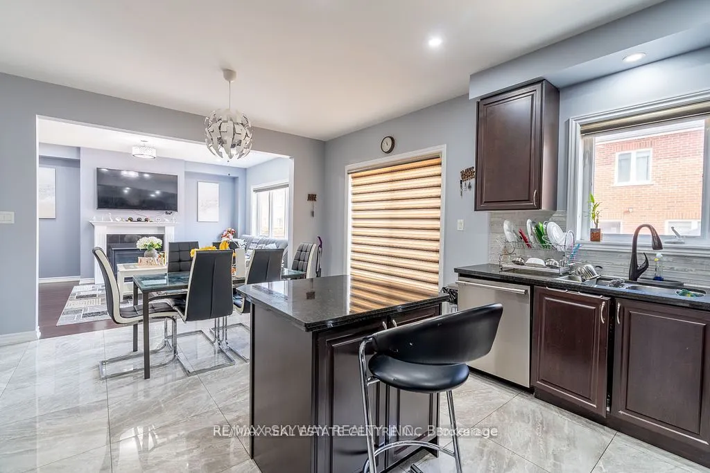 25 Hammerhead Road