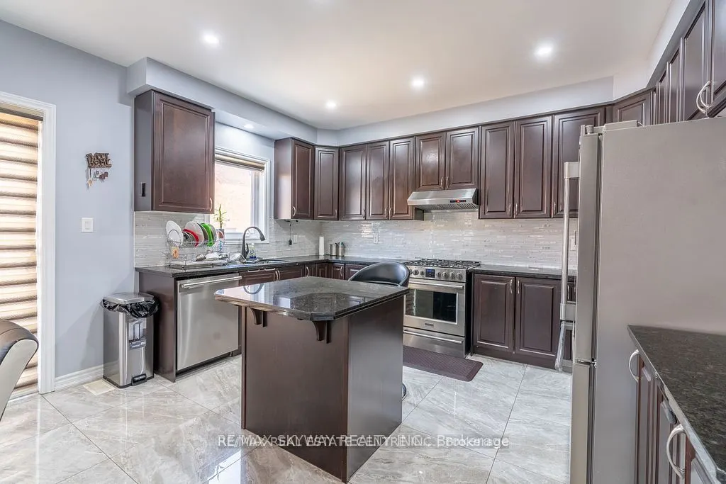 25 Hammerhead Road