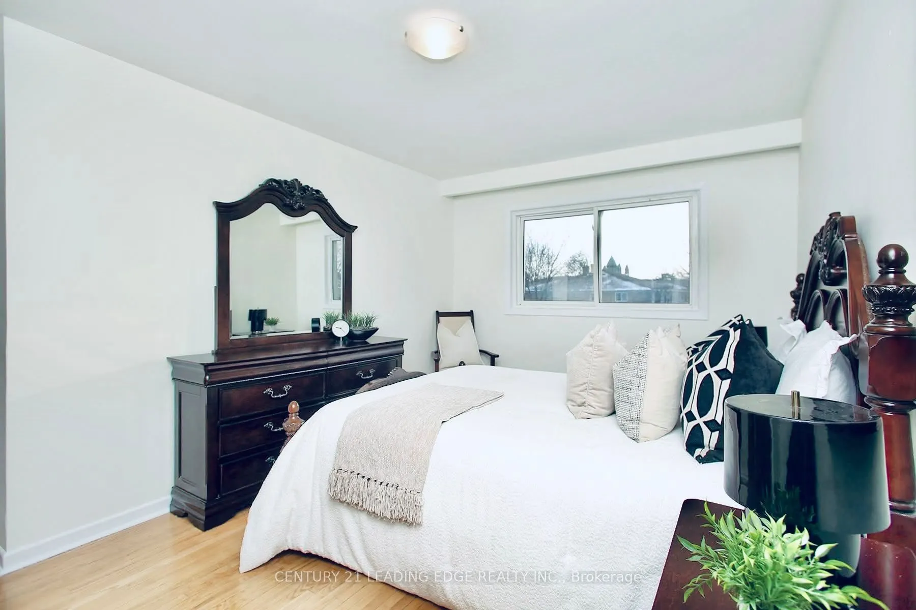 3651 Broomhill Crescent