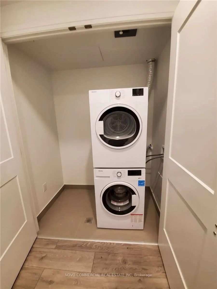 21 Park Street E, #1511