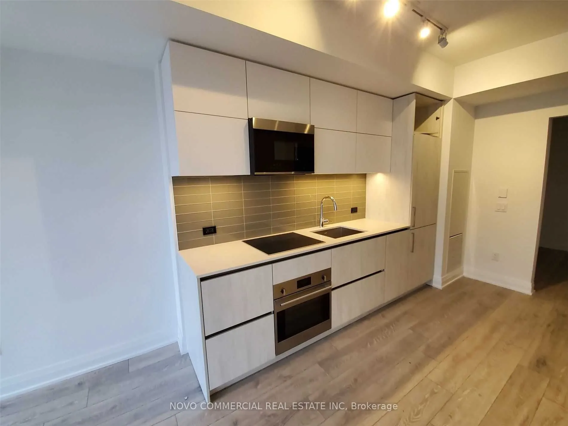 21 Park Street E, #1511