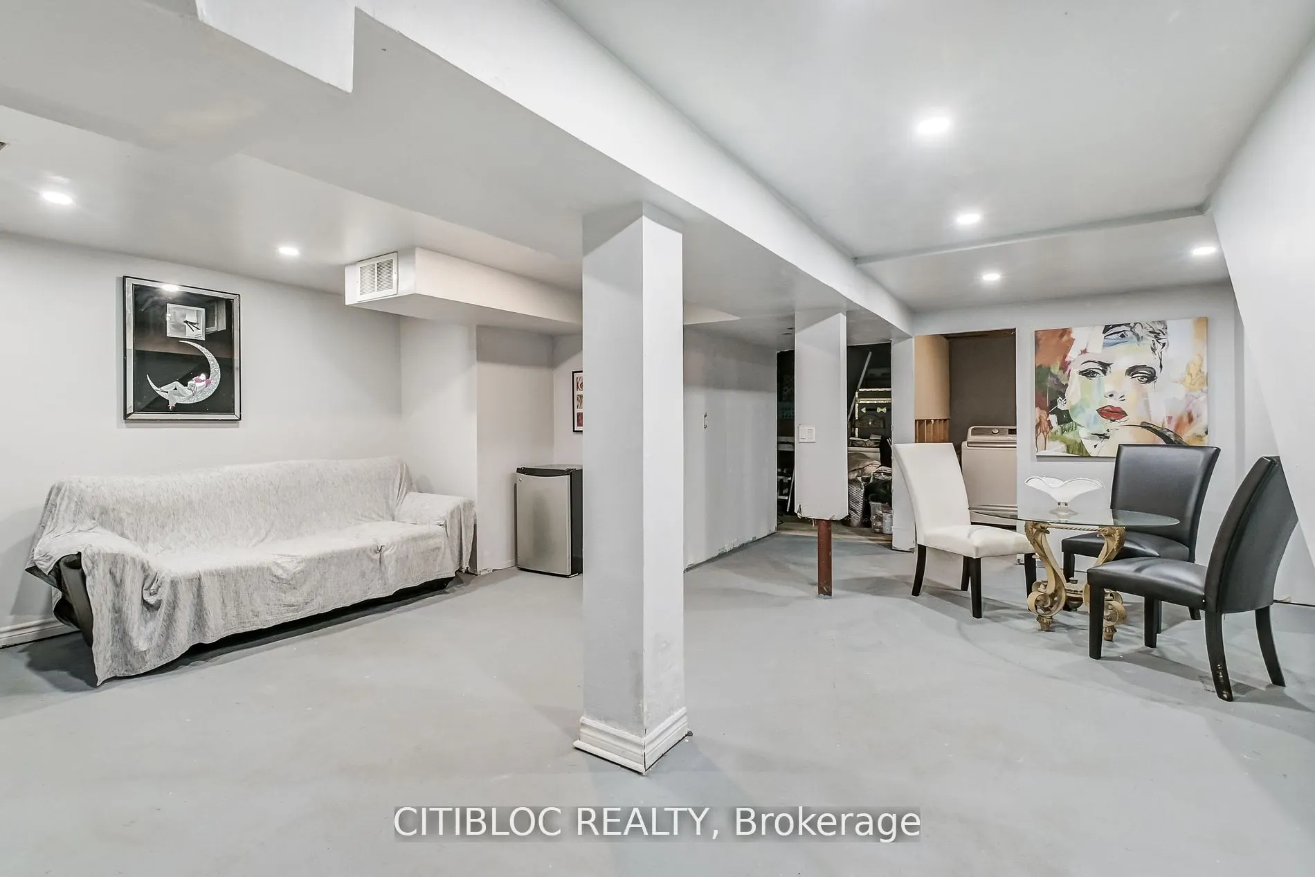 28 Navenby Crescent