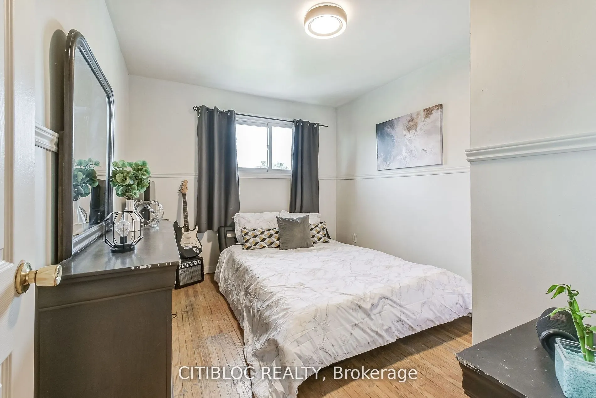 28 Navenby Crescent