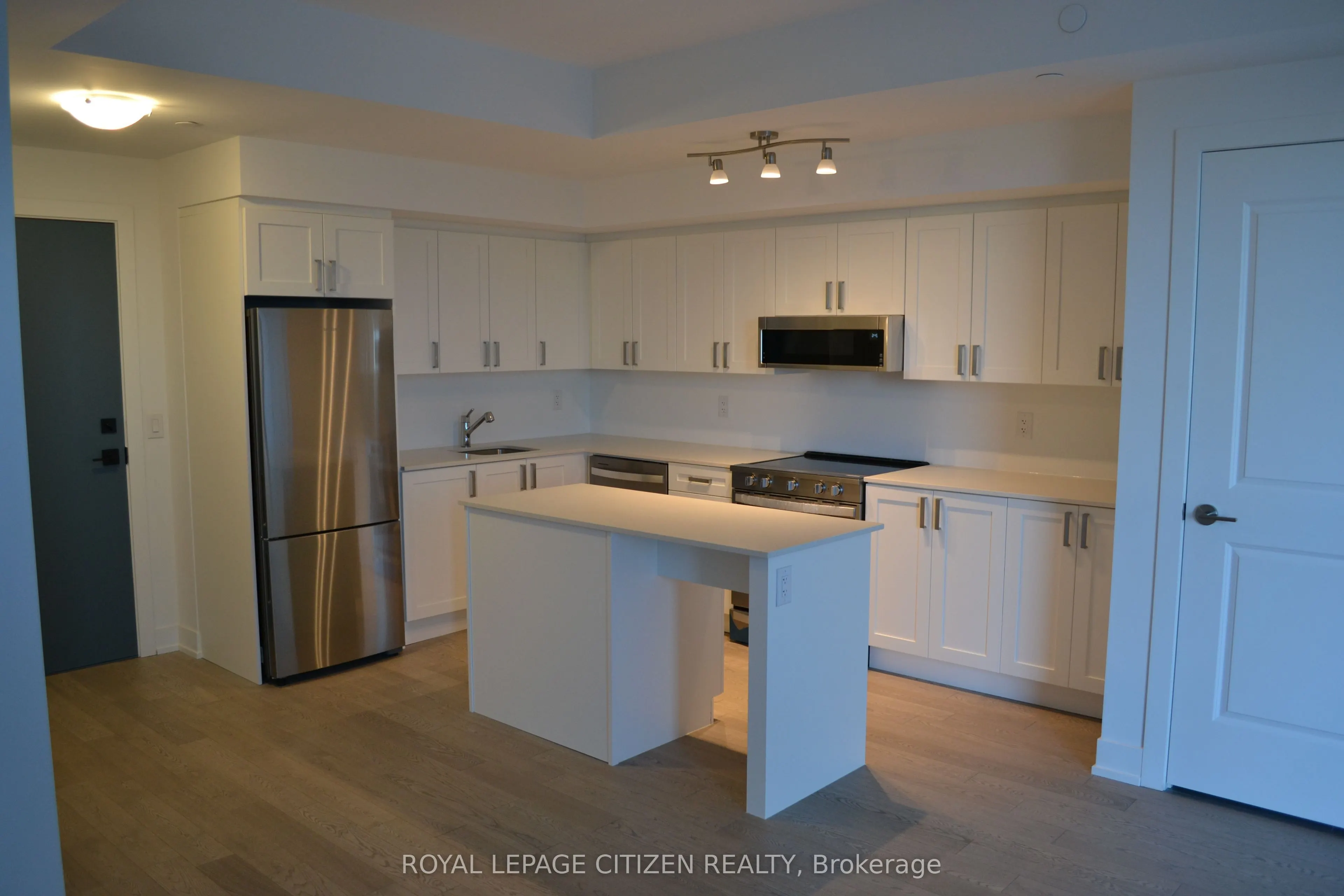 1063 DOUGLAS MCCURDY COMM #1208