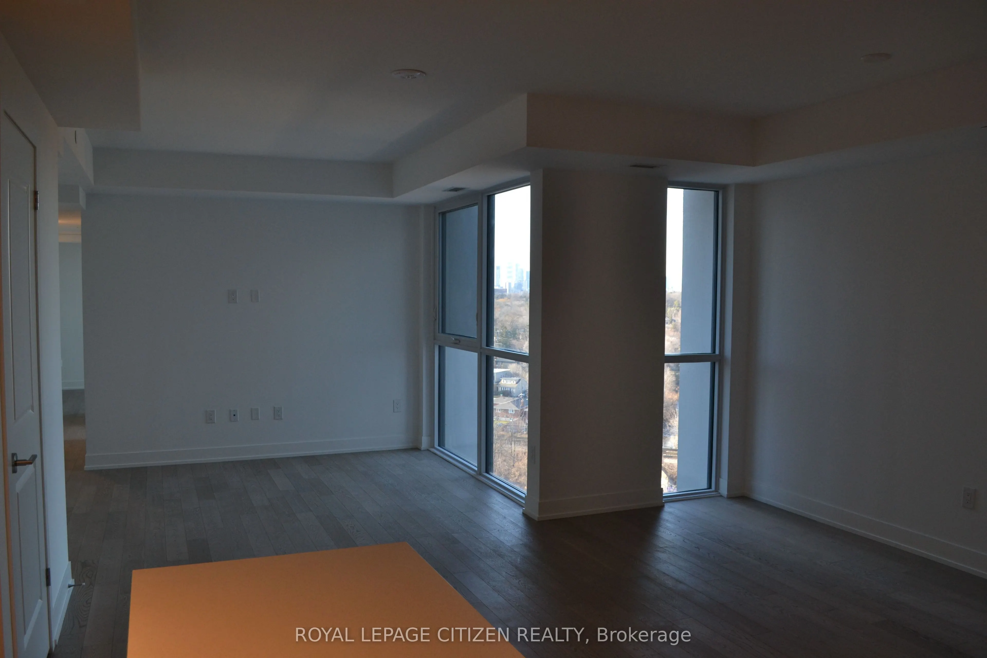 1063 DOUGLAS MCCURDY COMM #1208