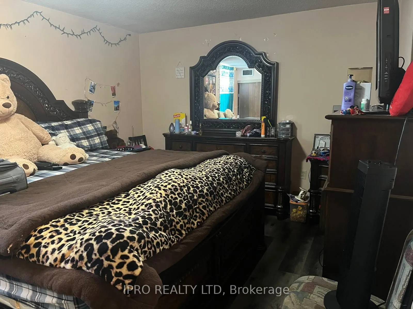 17 Knightsbridge Road E, #1601