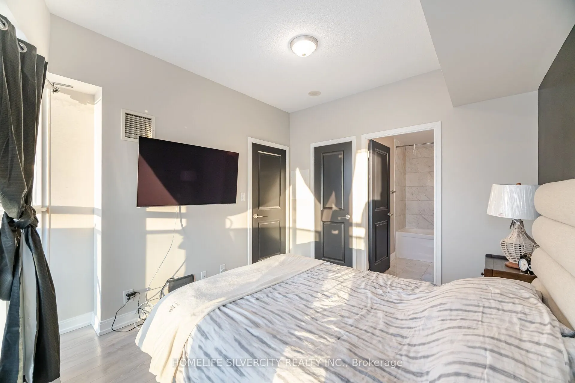 60 Absolute Avenue, #1805