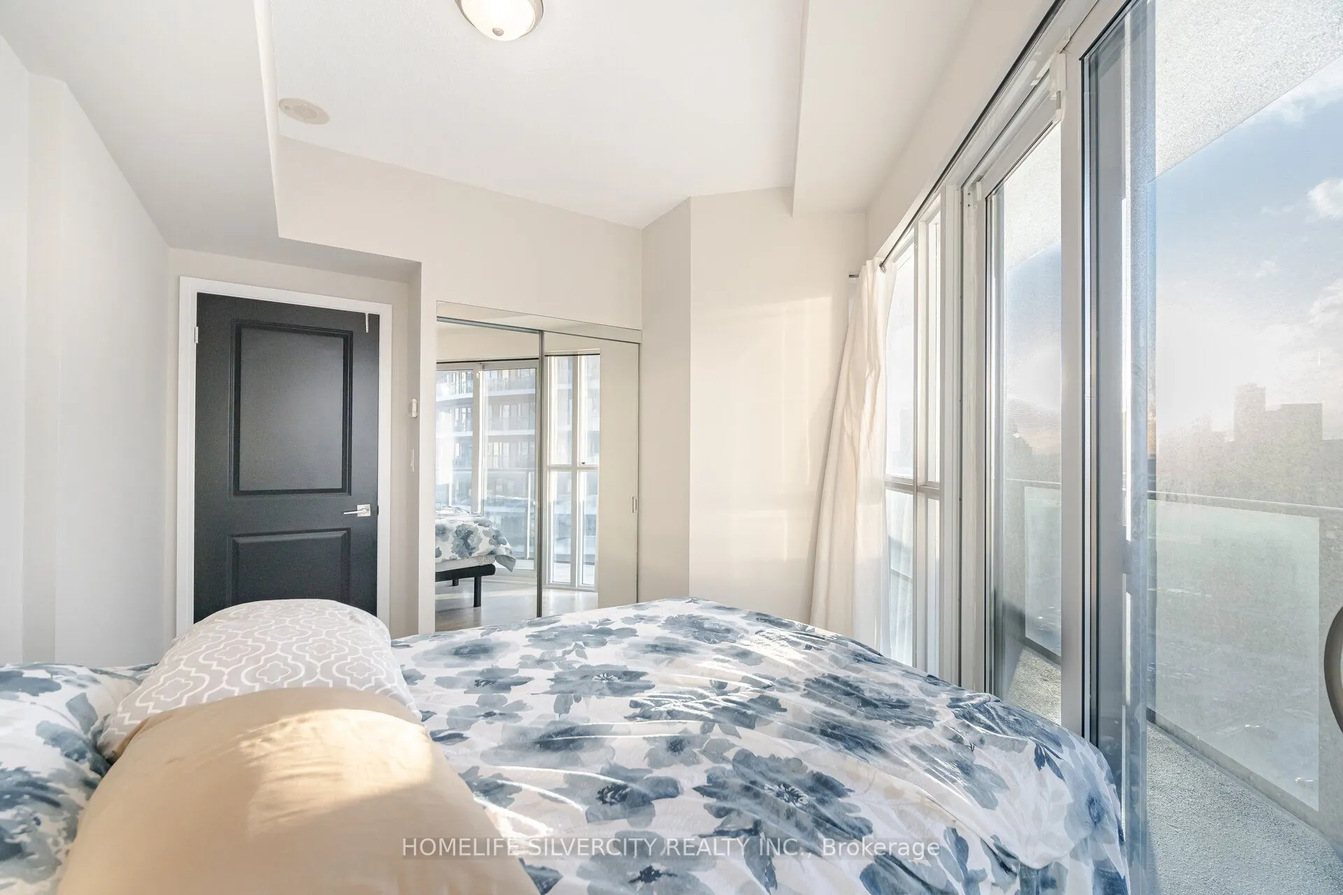 60 Absolute Avenue, #1805
