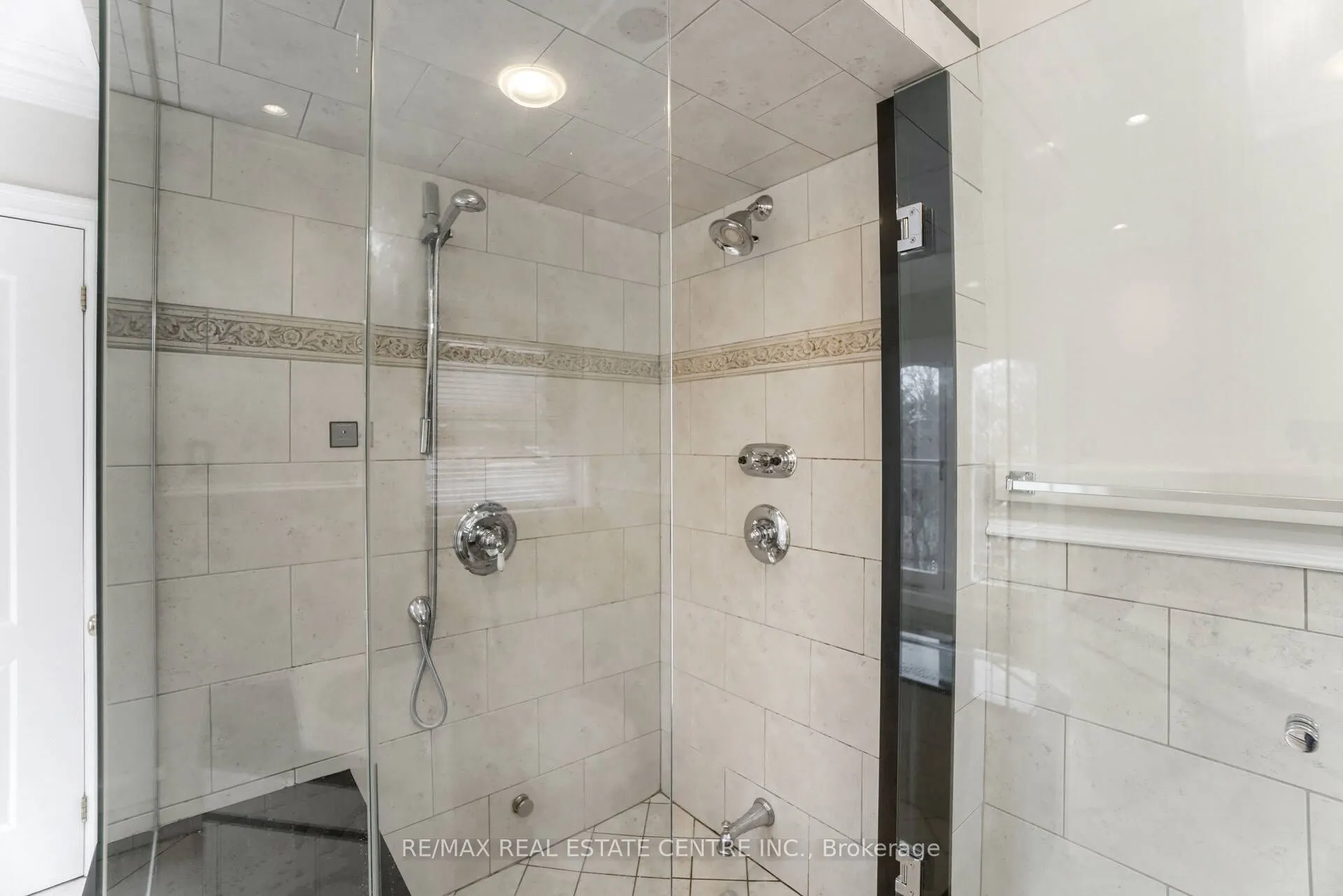 68 Scott Street, #D