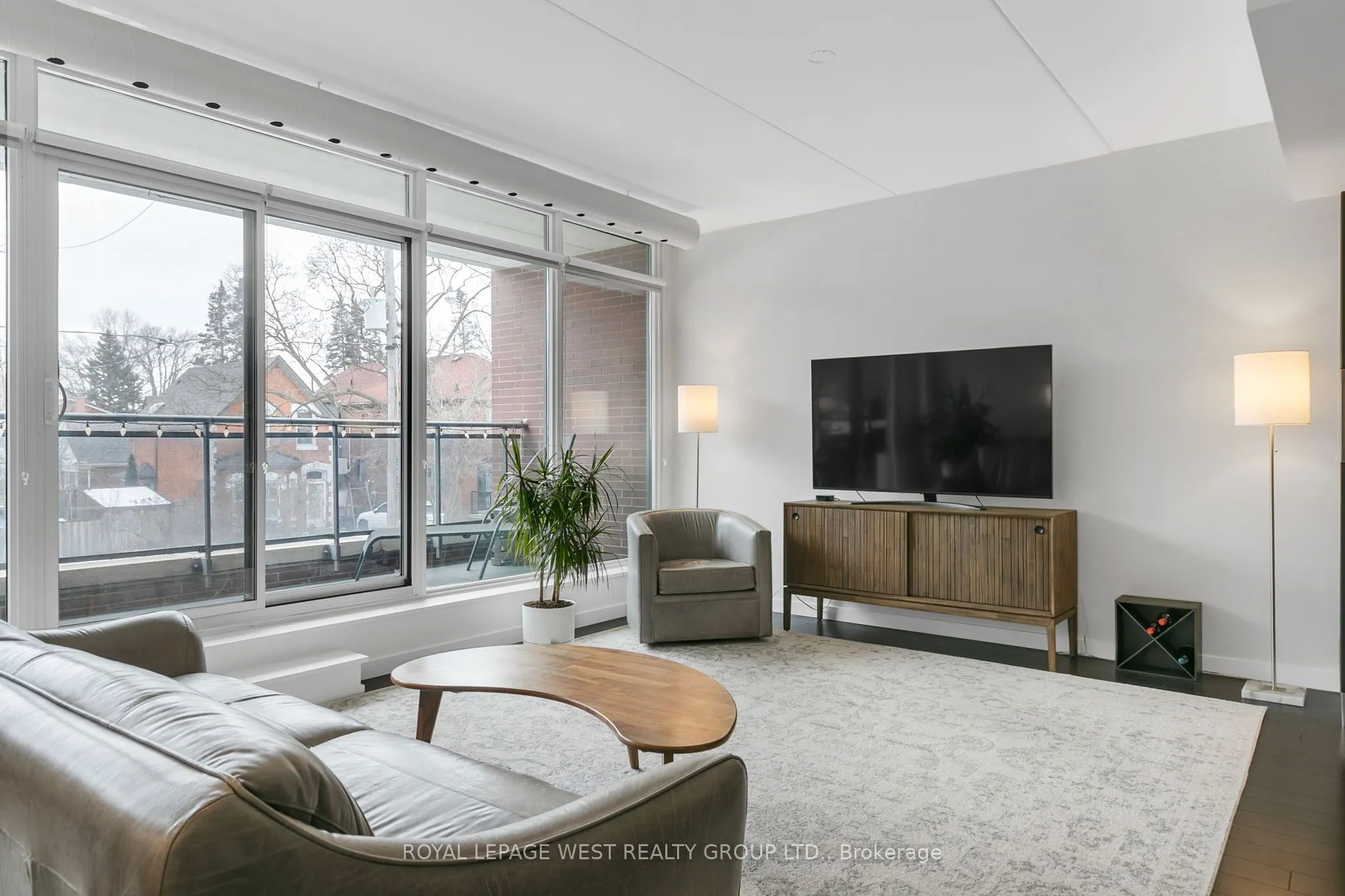 588 Annette Street, #202