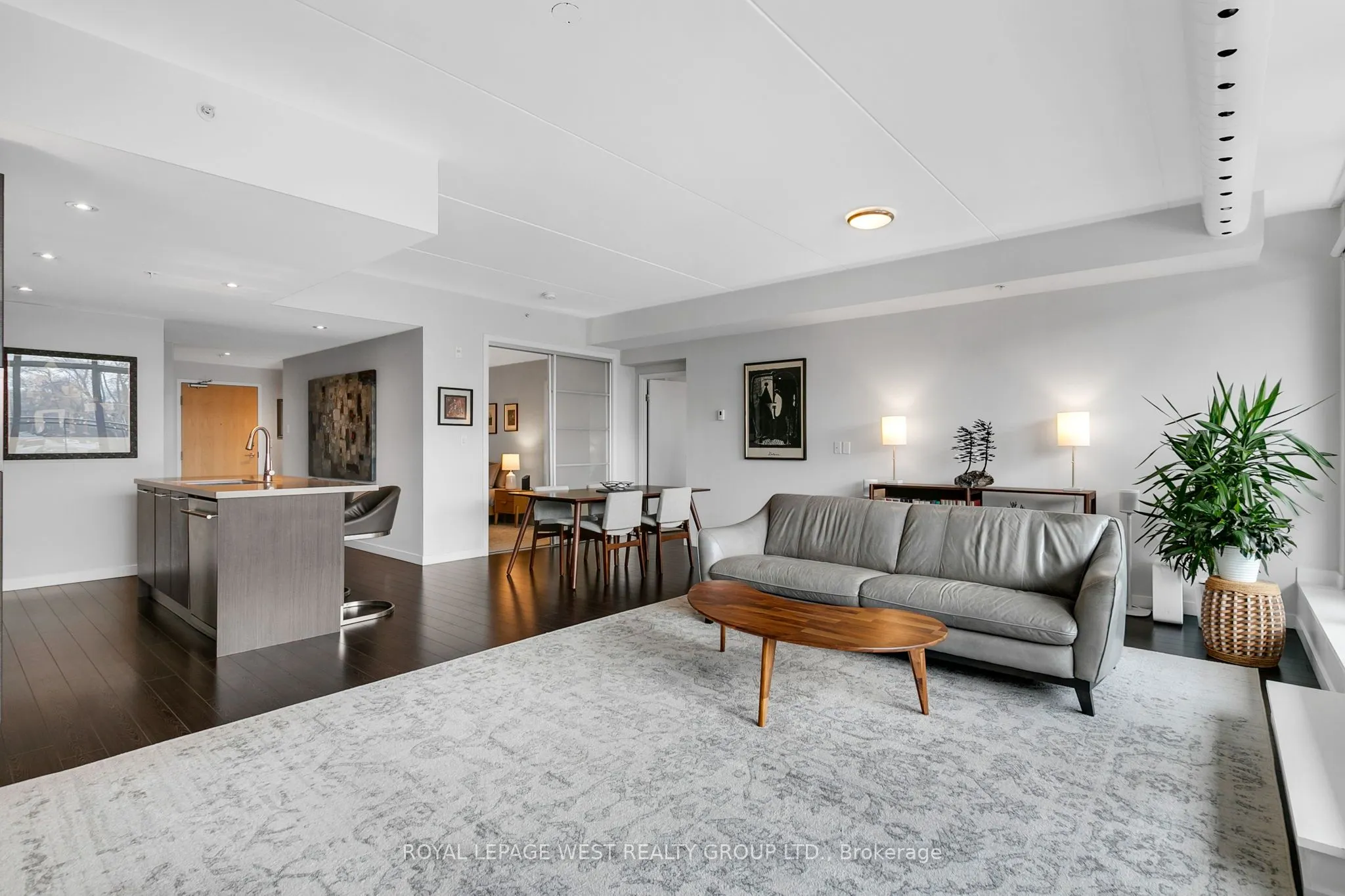 588 Annette Street, #202