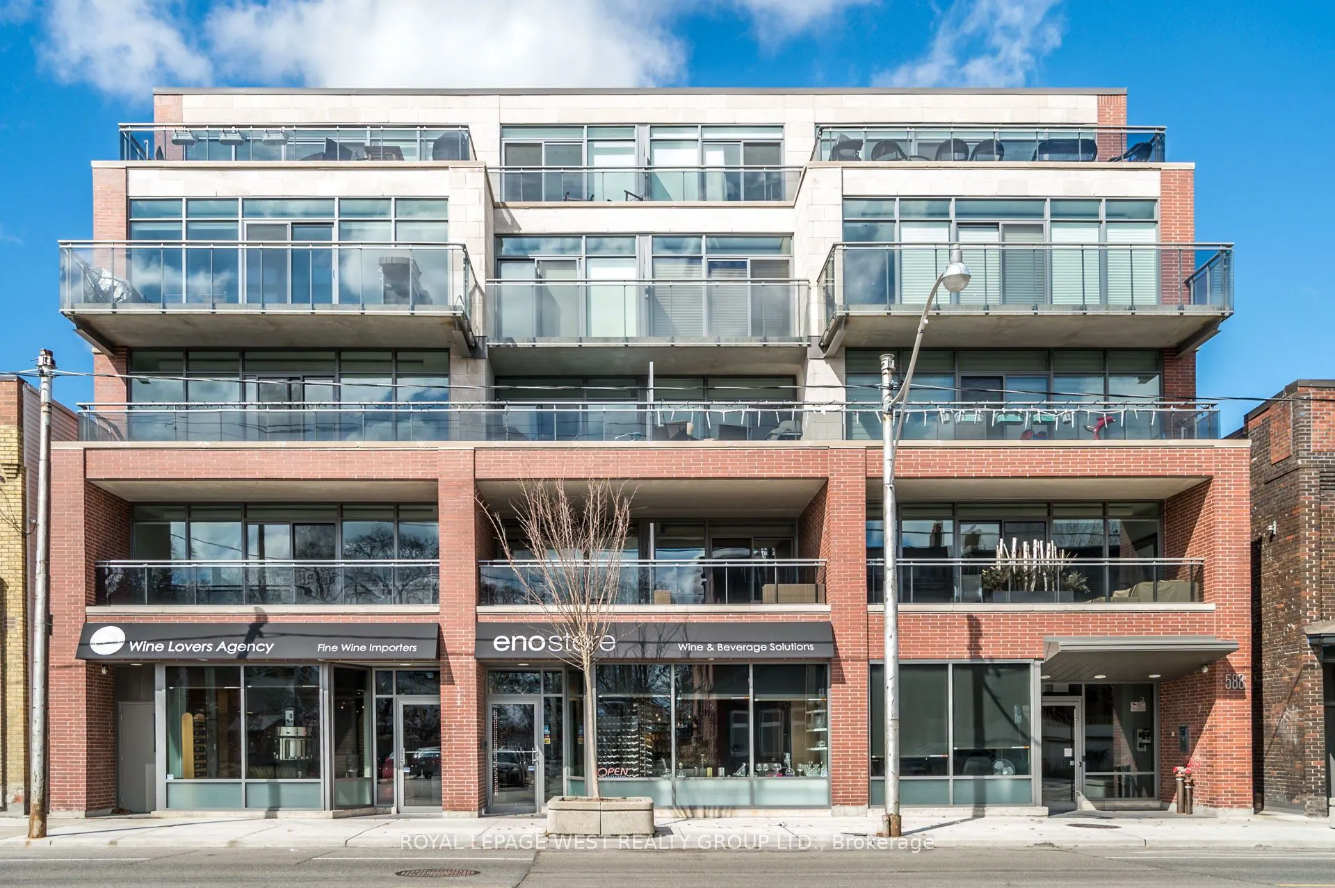 588 Annette Street, #202