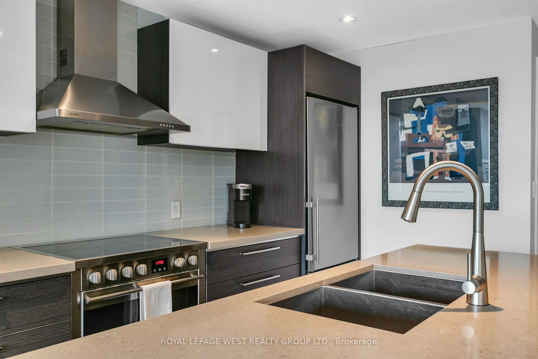 588 Annette Street, #202