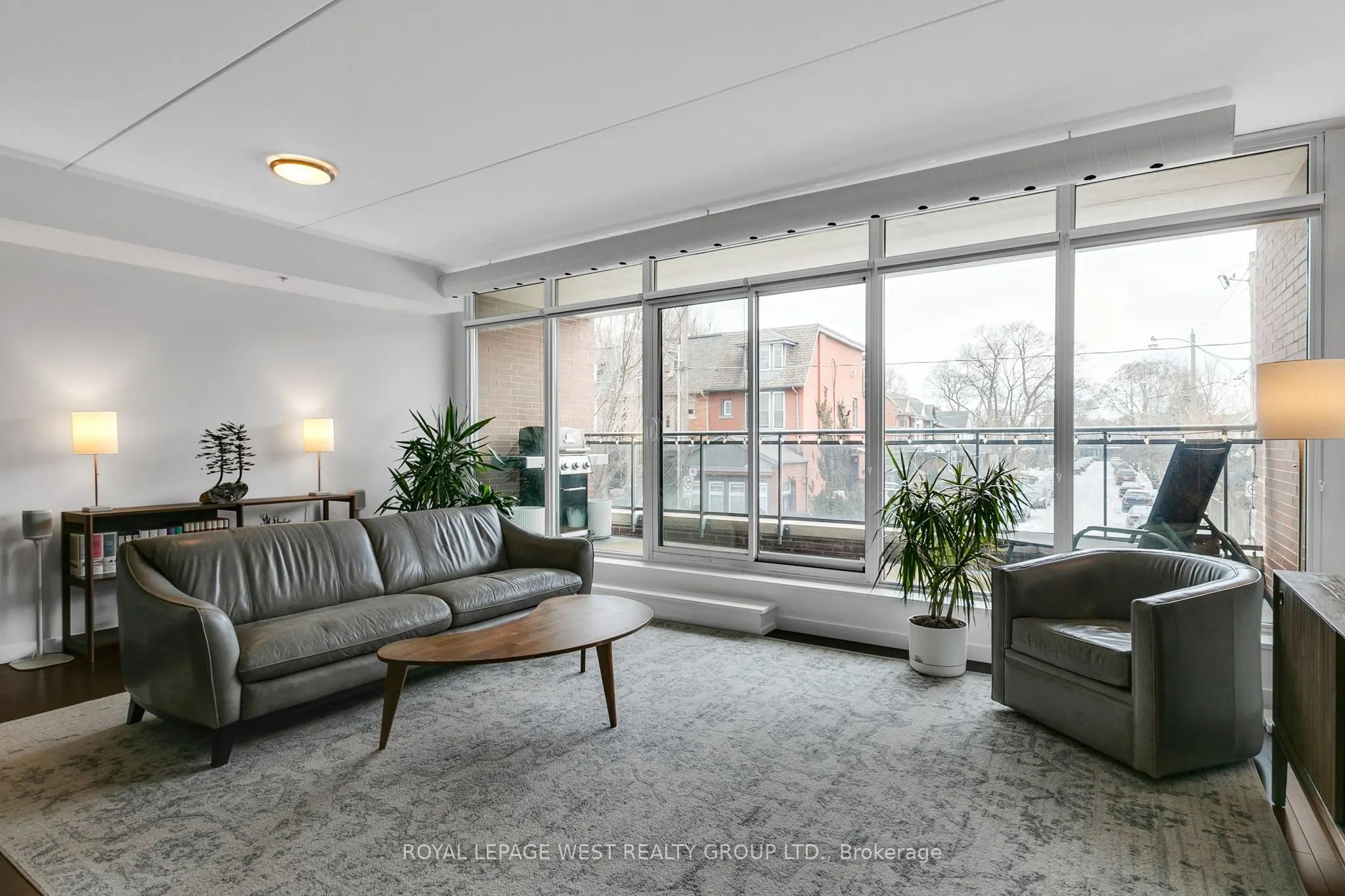 588 Annette Street, #202