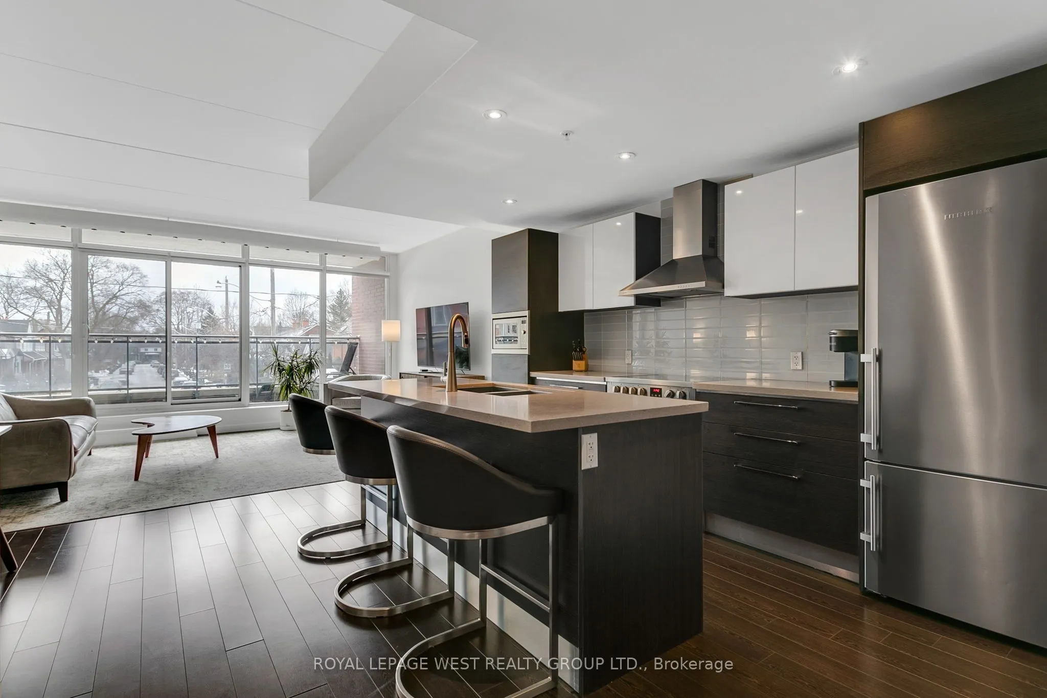 588 Annette Street, #202