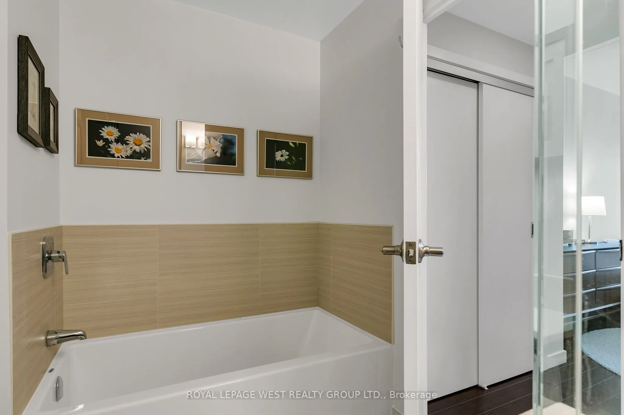 588 Annette Street, #202