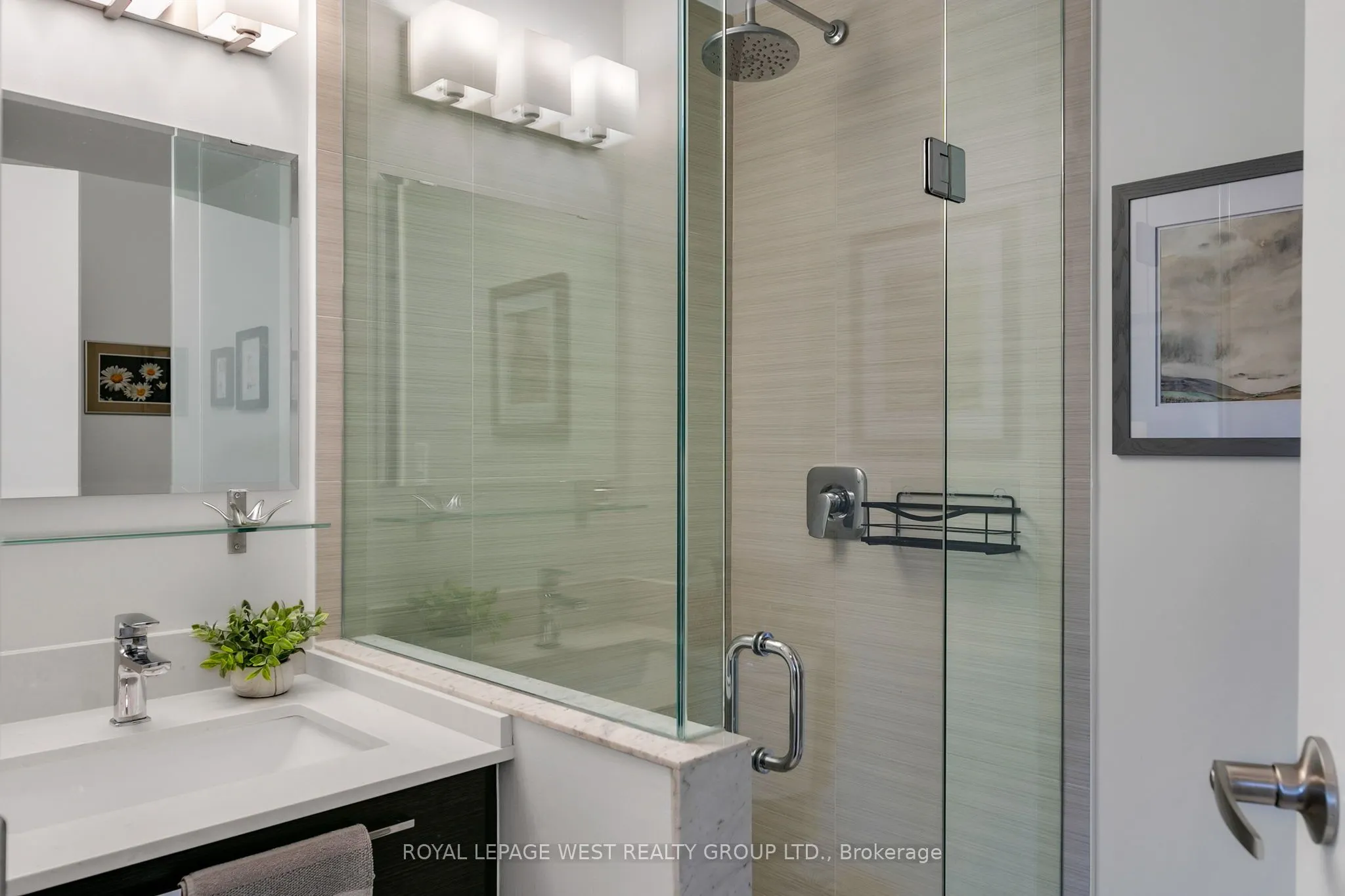 588 Annette Street, #202