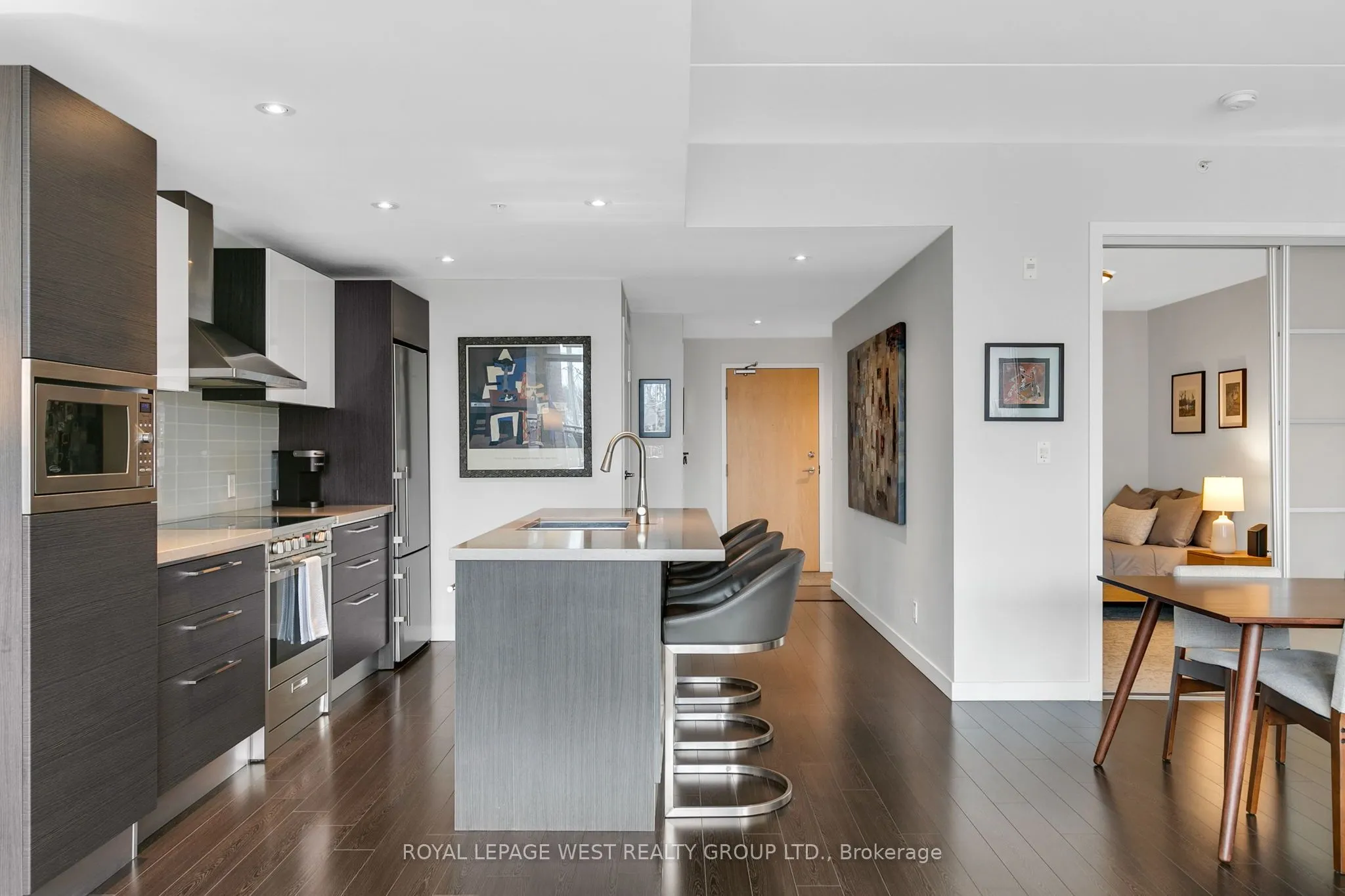 588 Annette Street, #202