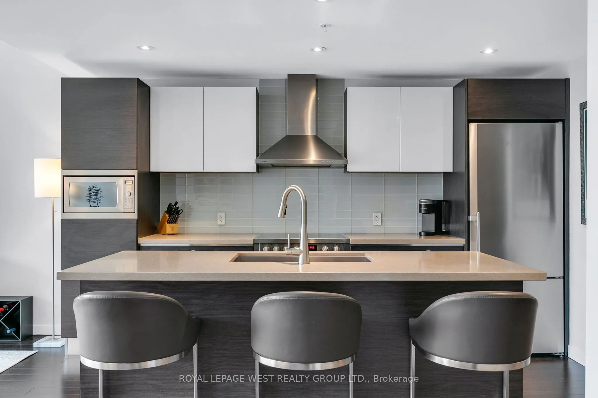 588 Annette Street, #202