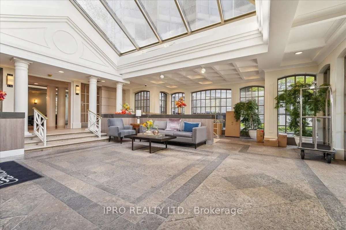 55 Kingsbridge Garden Circle, #613