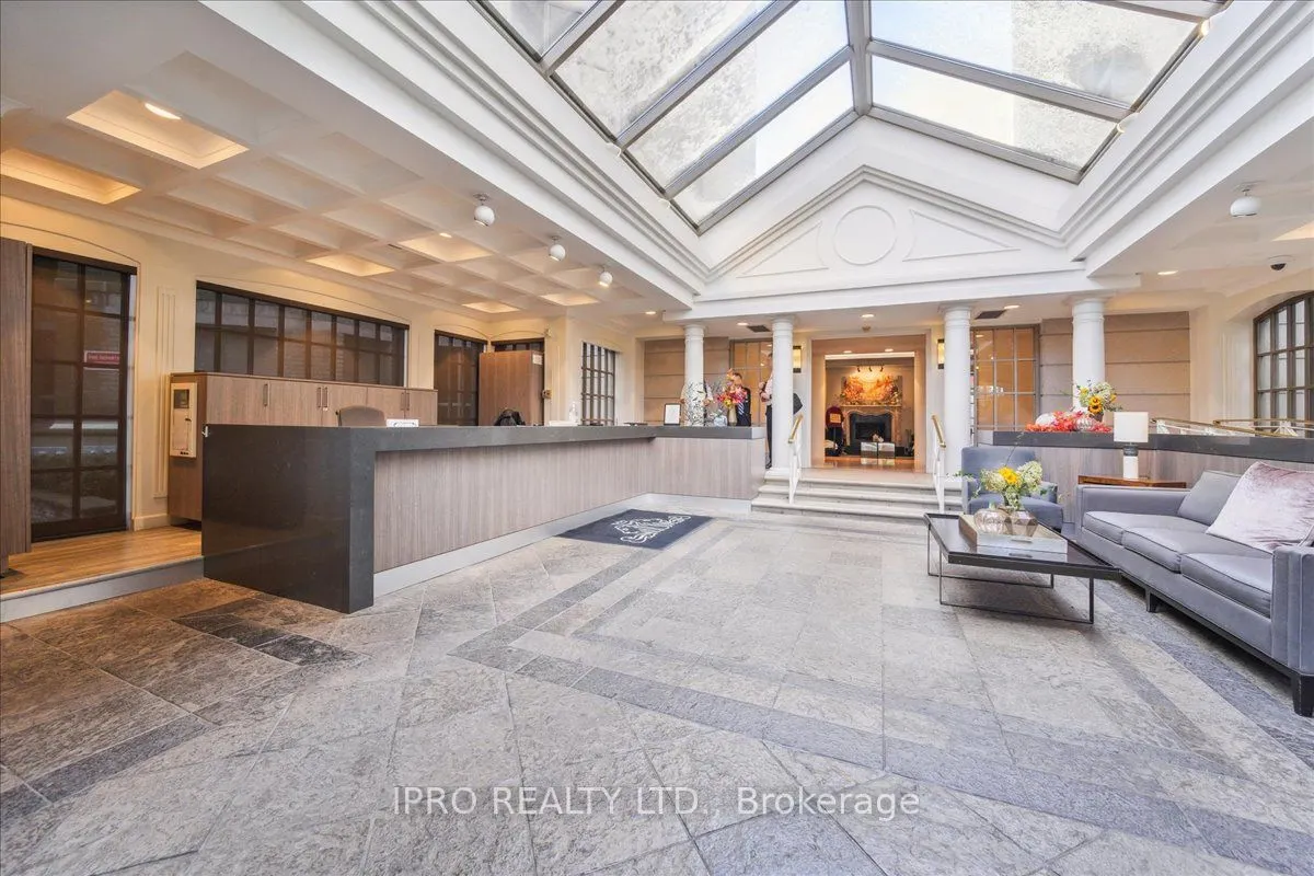 55 Kingsbridge Garden Circle, #613