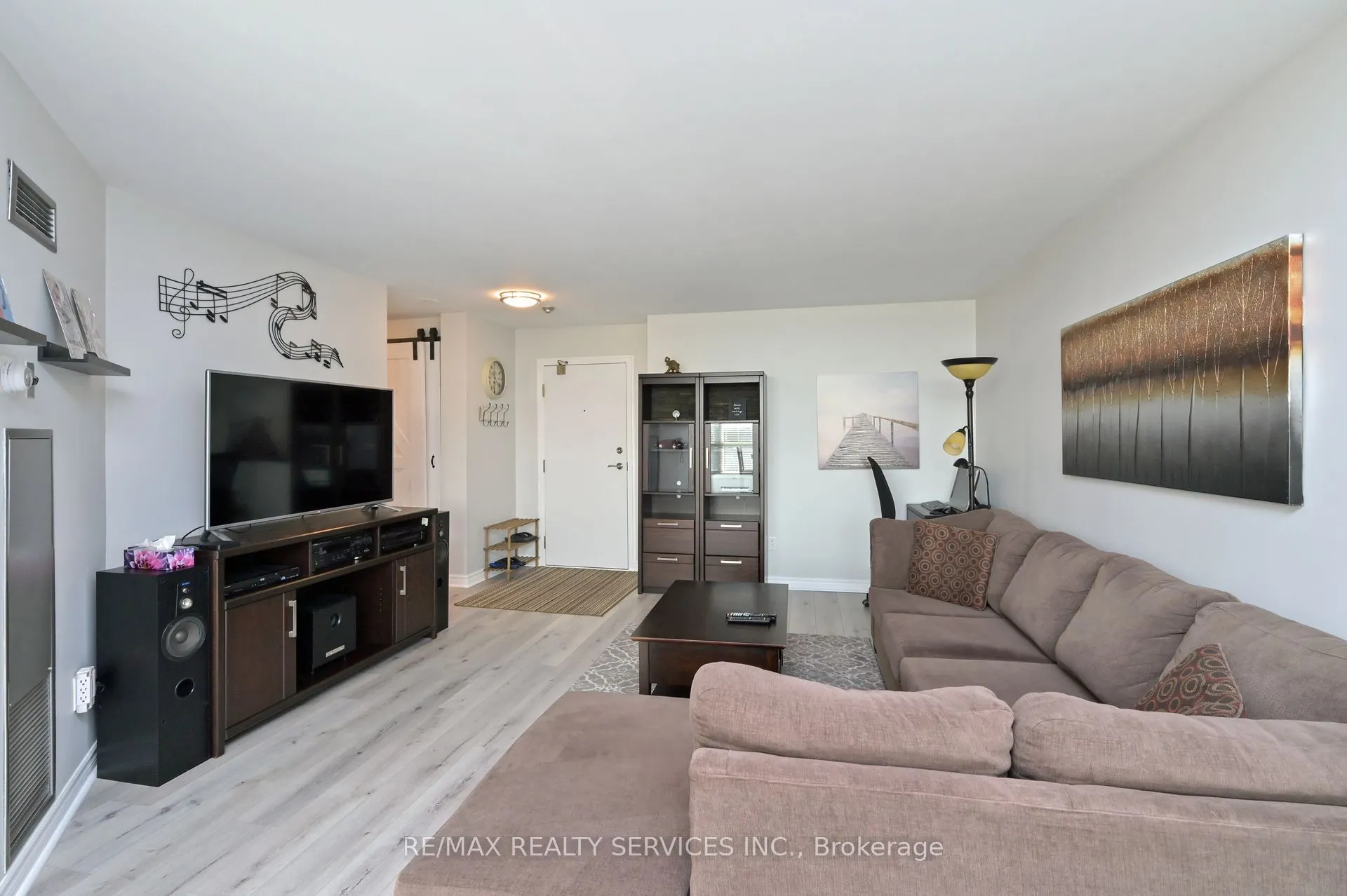 10 Laurelcrest Street, ##1210
