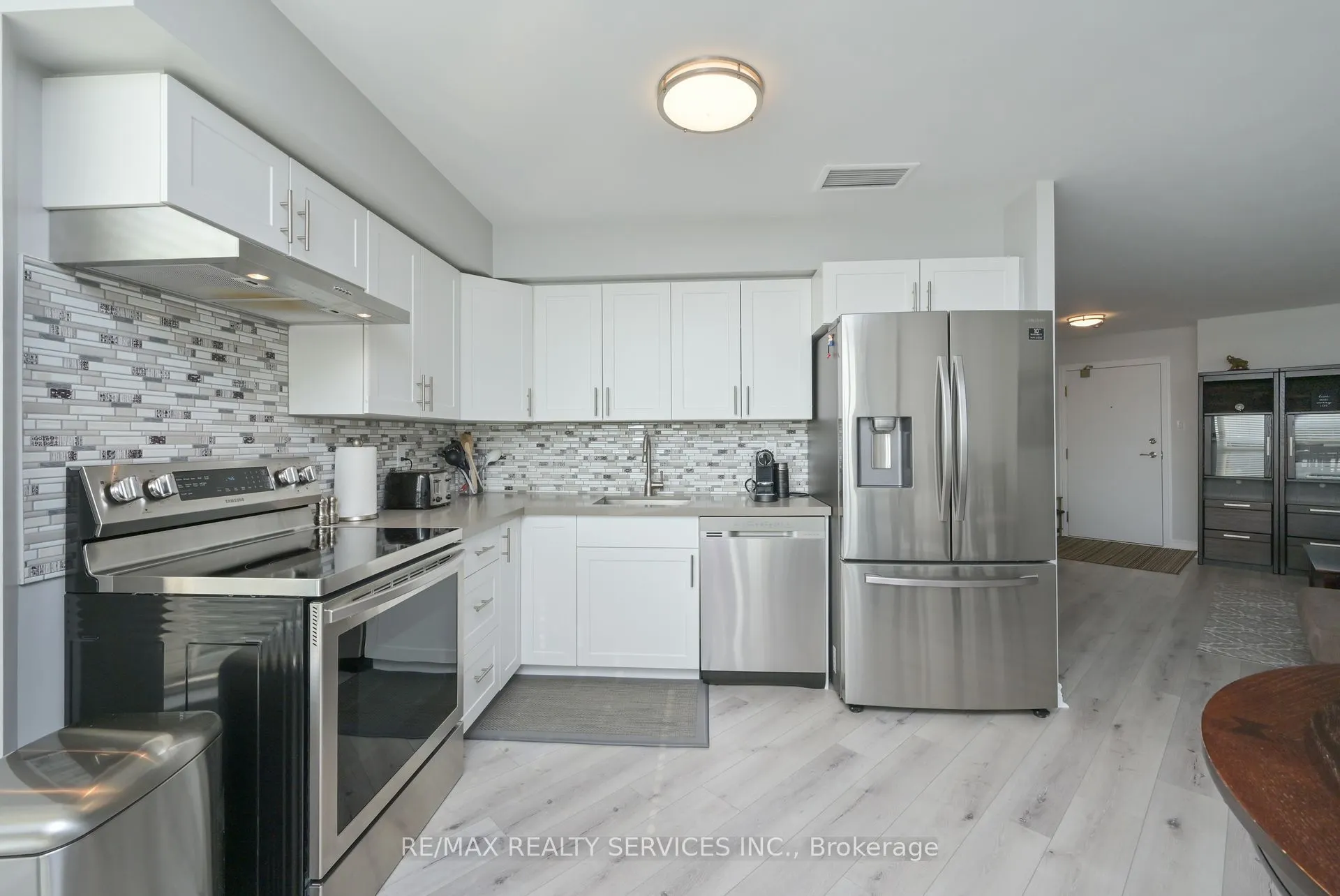 10 Laurelcrest Street, ##1210