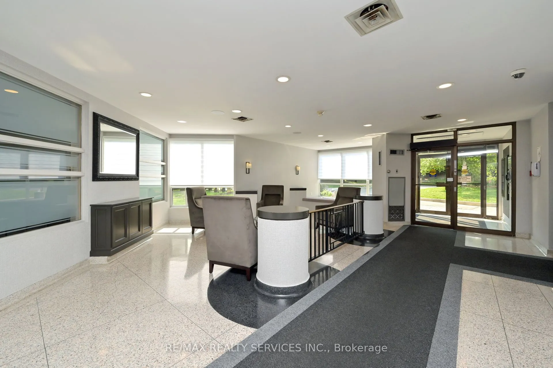 10 Laurelcrest Street, ##1210