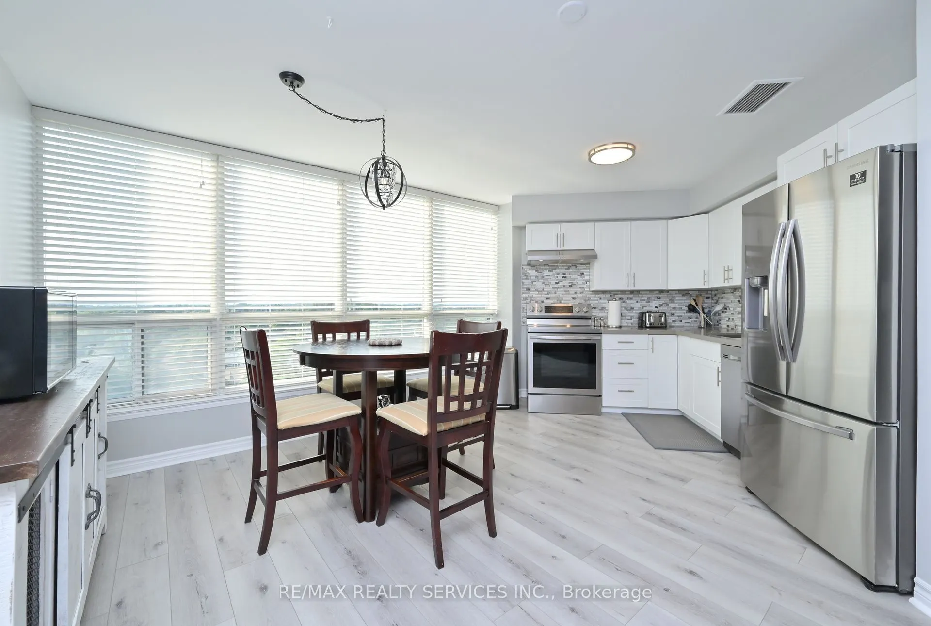10 Laurelcrest Street, ##1210