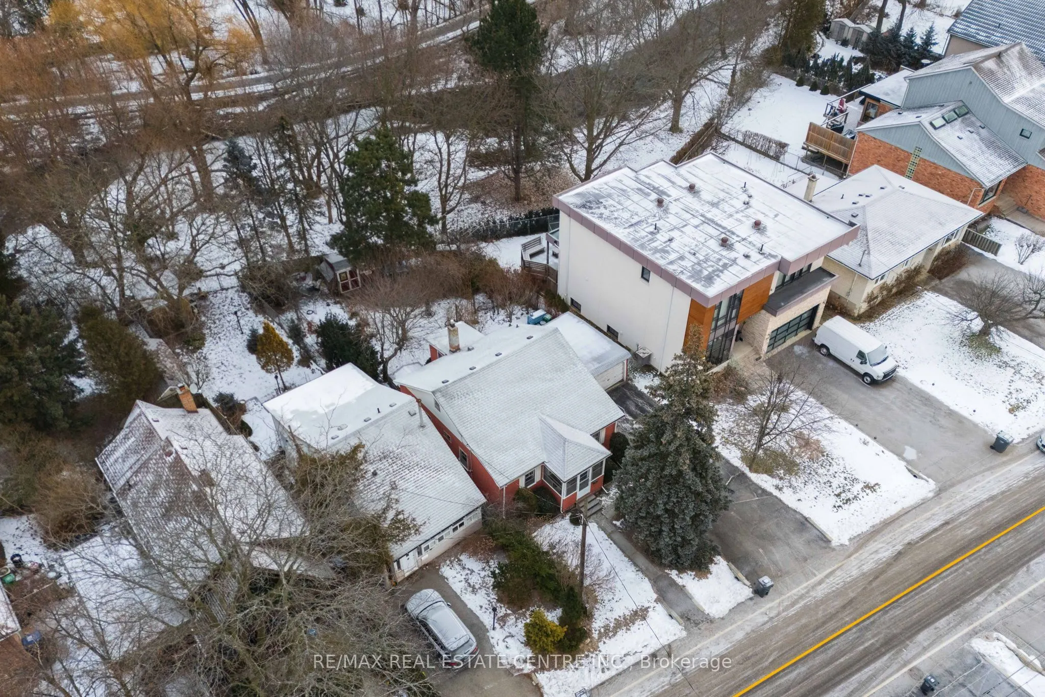 945 Beechwood Avenue