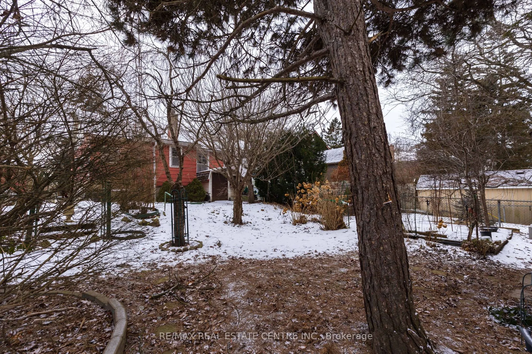 945 Beechwood Avenue