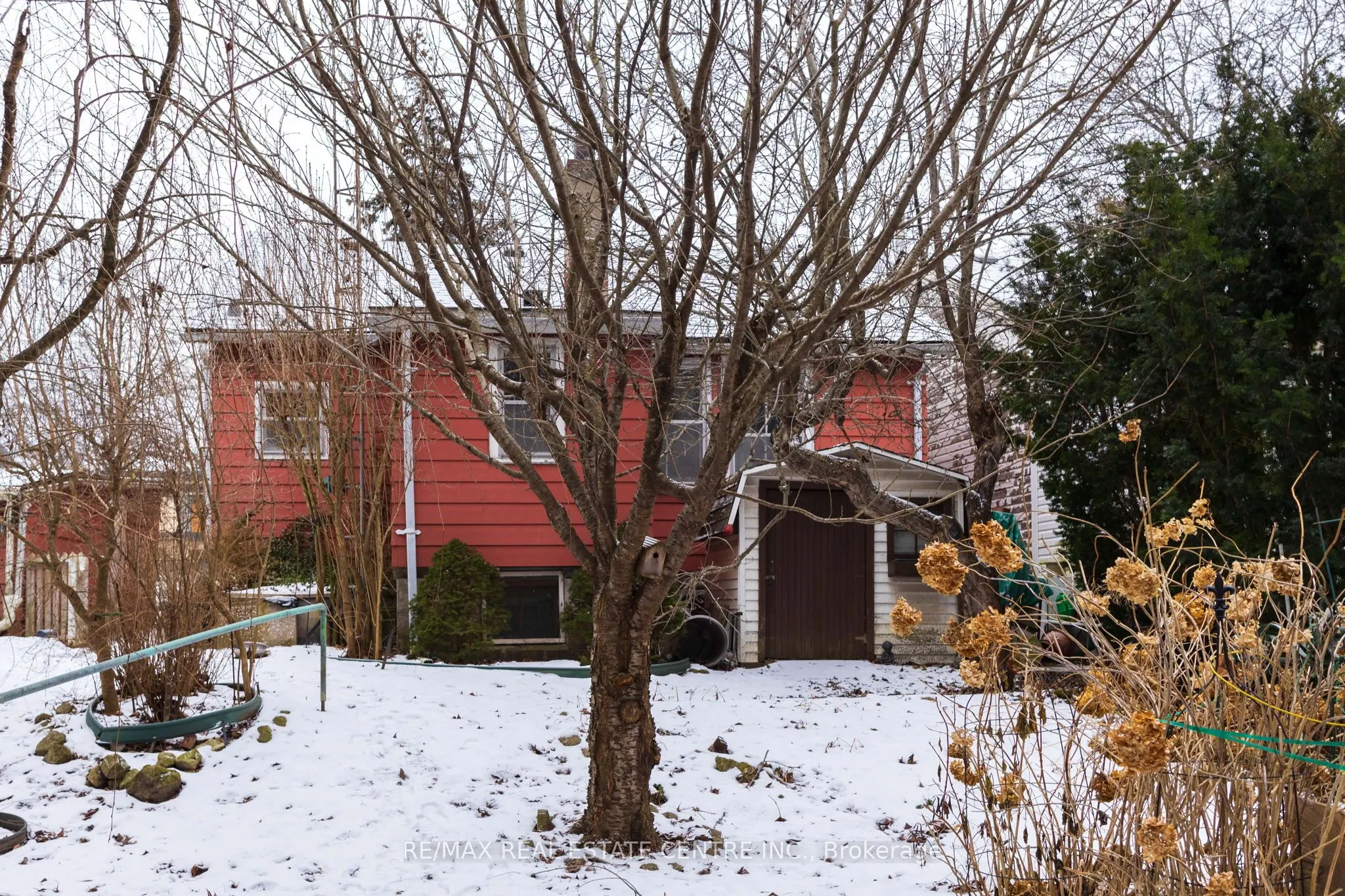 945 Beechwood Avenue