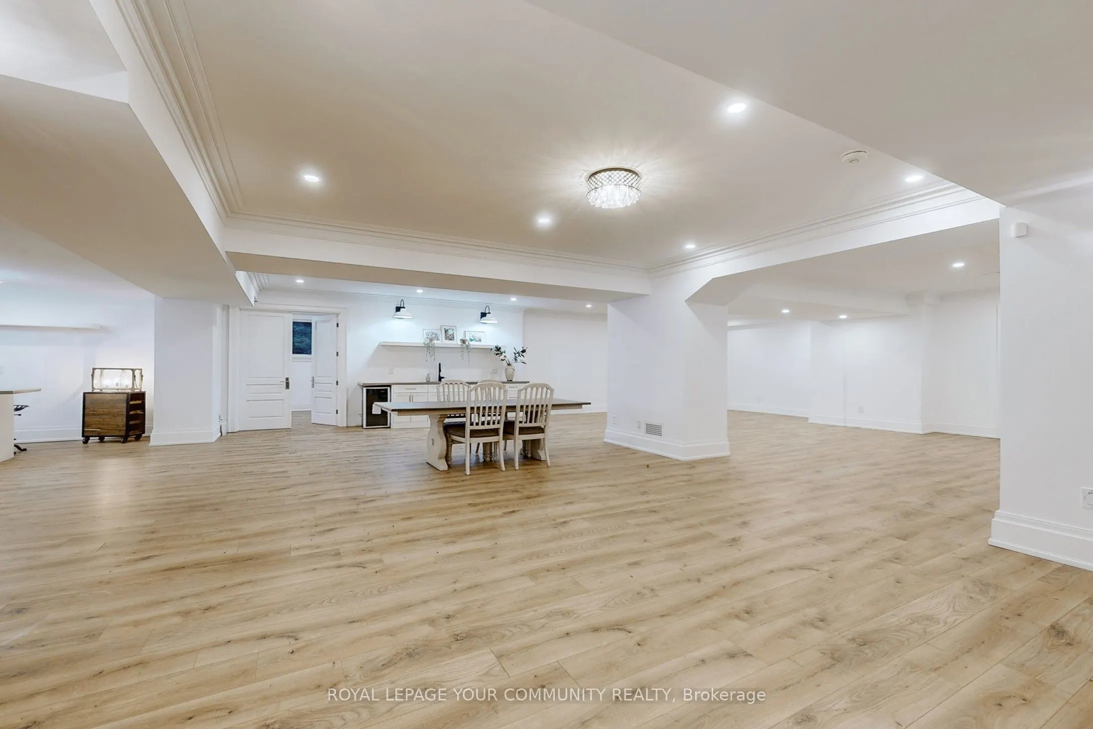 1427 Lakeshore Road W