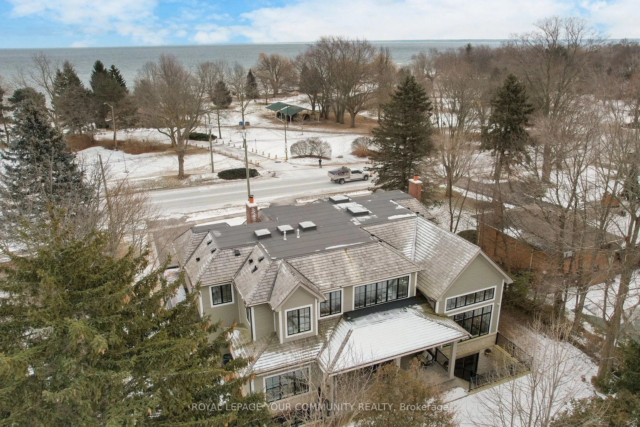 1427 Lakeshore Road W