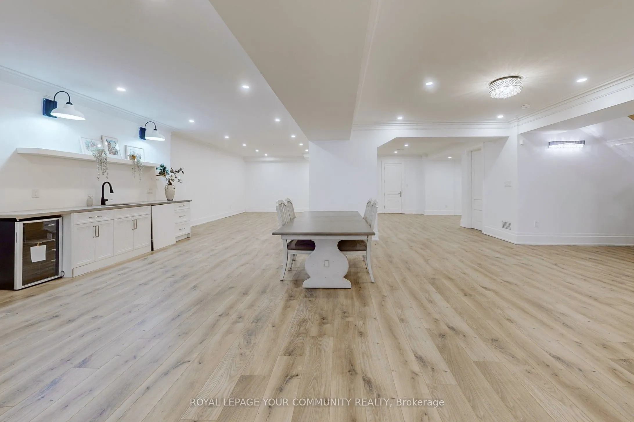 1427 Lakeshore Road W