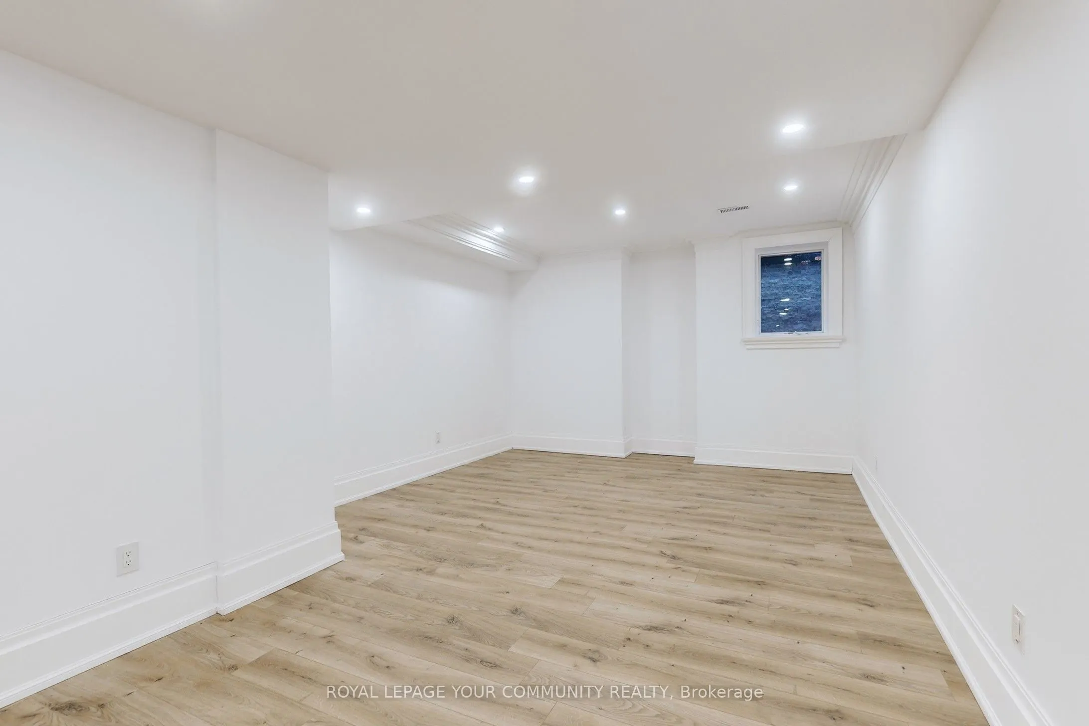 1427 Lakeshore Road W