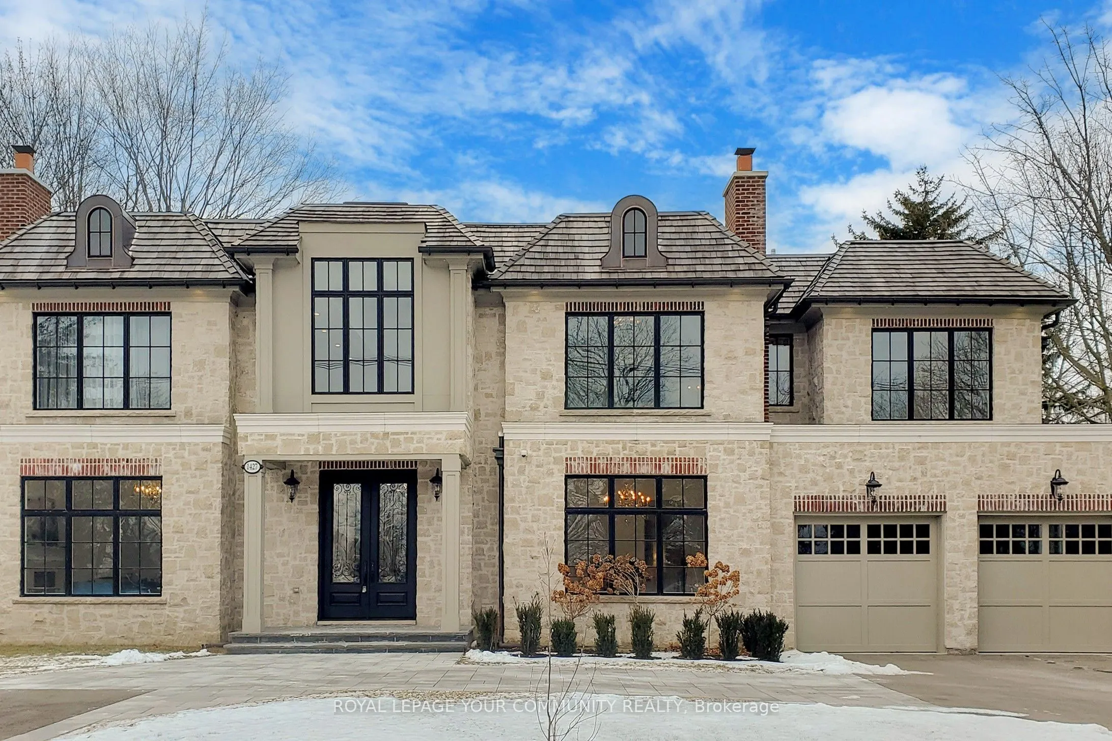1427 Lakeshore Road W