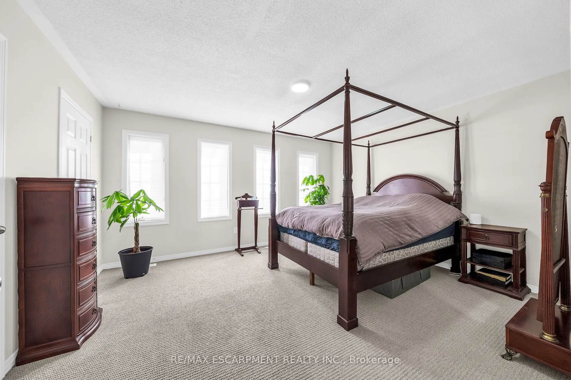 5115 Silvercreek Drive