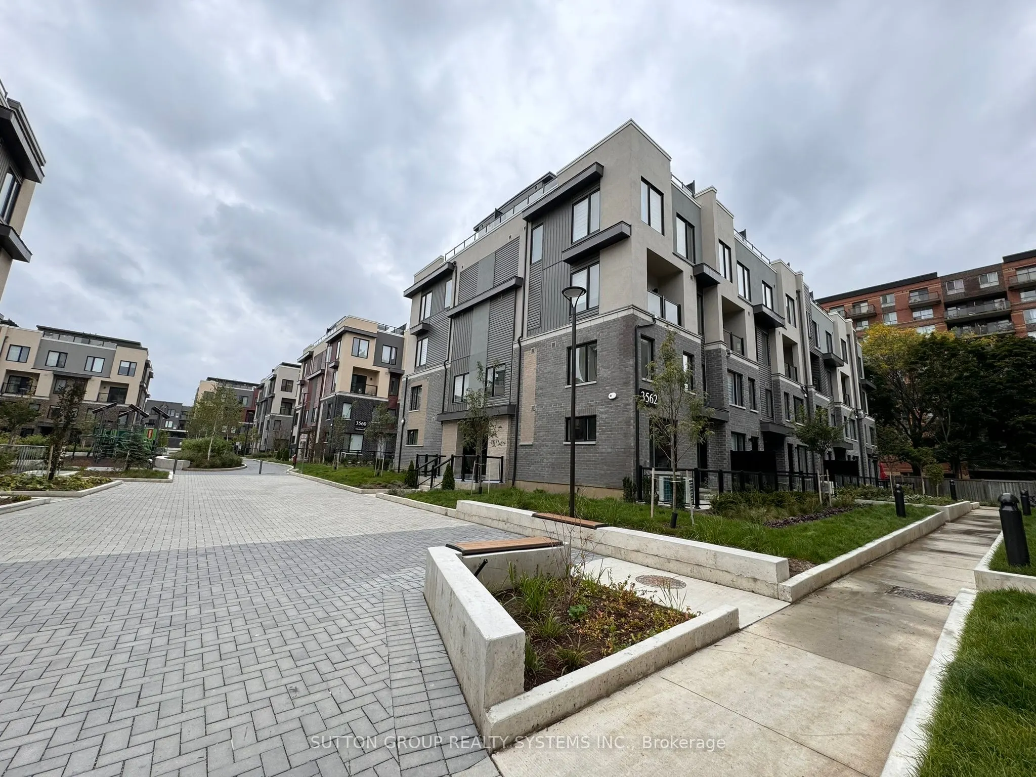 3566 Colonial Drive, #9