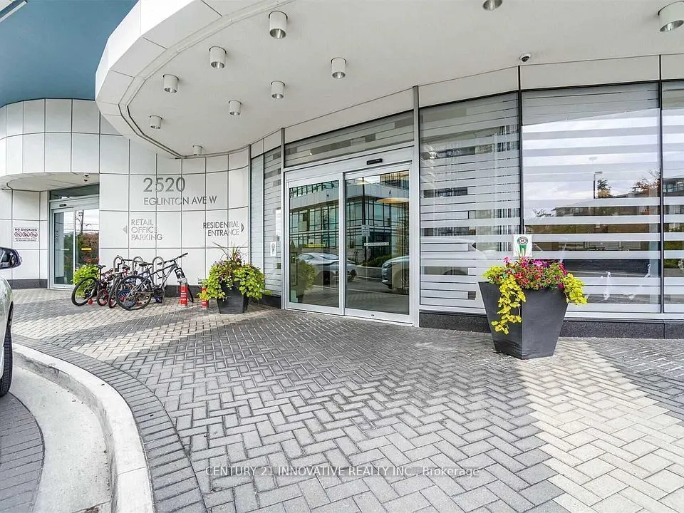 2520 Eglinton Avenue W, #1016