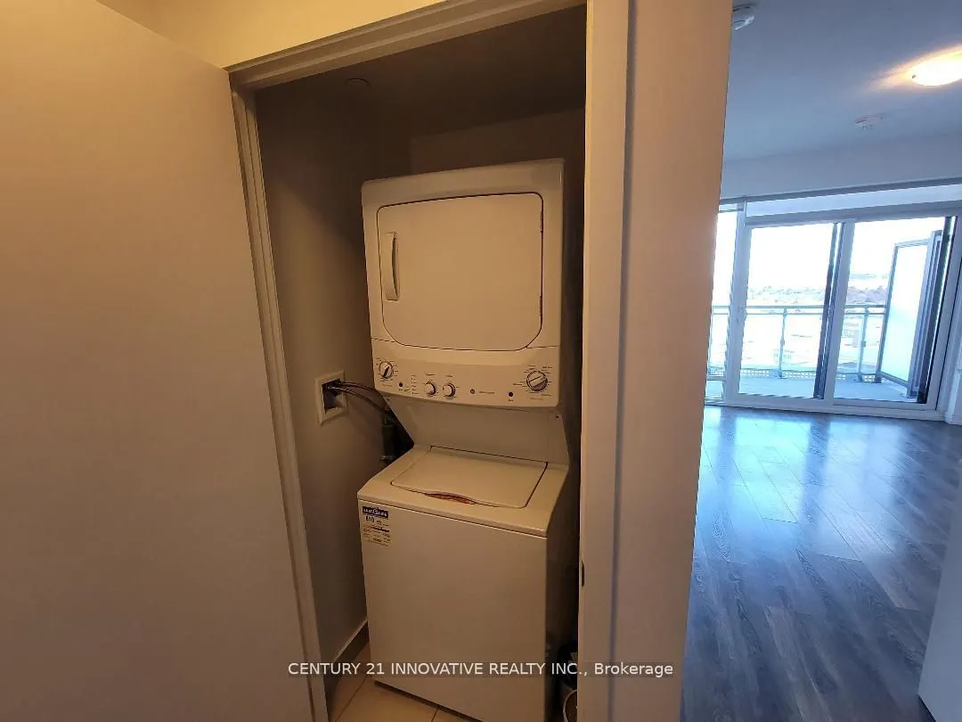 2520 Eglinton Avenue W, #1016