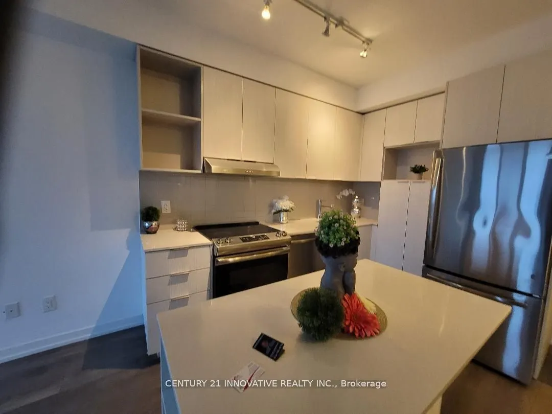 2520 Eglinton Avenue W, #1016