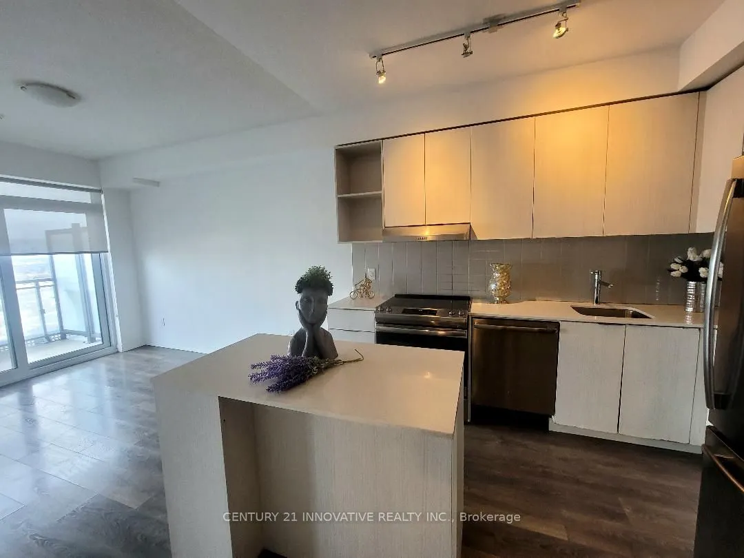 2520 Eglinton Avenue W, #1016