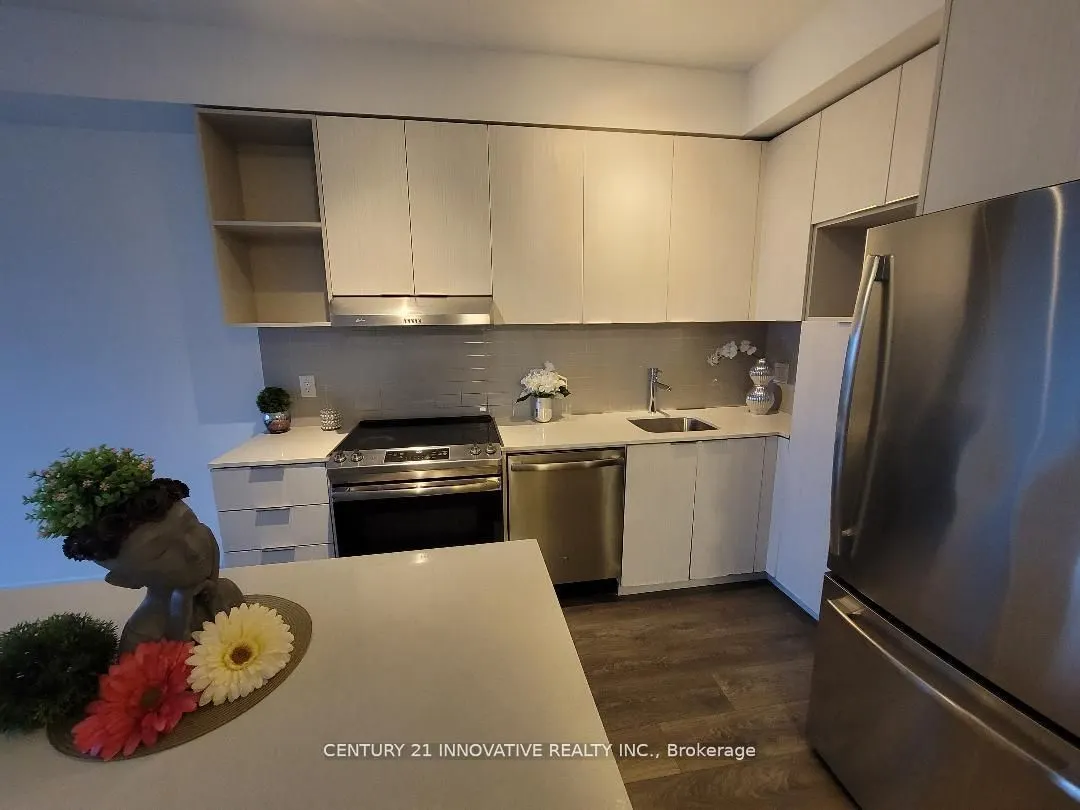 2520 Eglinton Avenue W, #1016