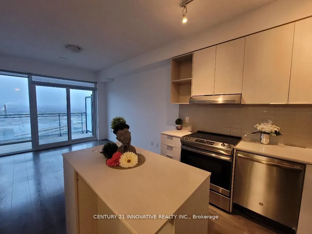 2520 Eglinton Avenue W, #1016