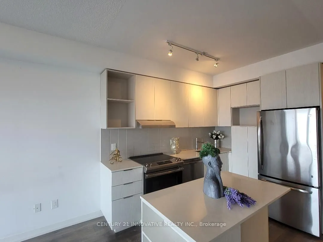 2520 Eglinton Avenue W, #1016
